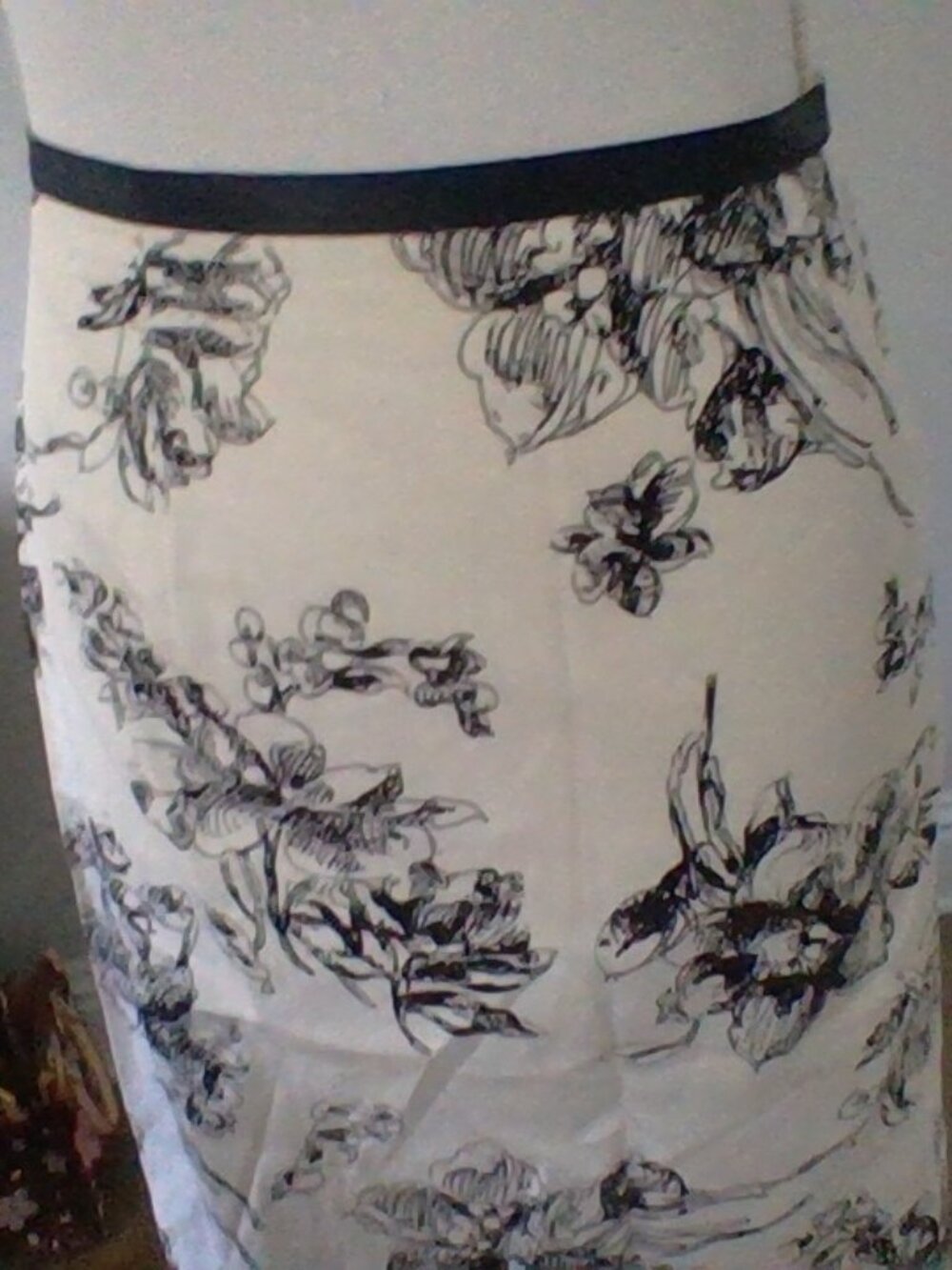 Eddie Bauer knee length skirt - Picture 8 of 11